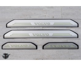 Защитные накладки на пороги с надписью Volvo XC60