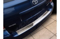 Накладка на бампер с загибом Toyota Avensis (2002-2009)