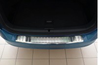 Накладка на бампер с ребрами Volkswagen Golf VII (2012-...)