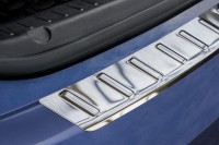 Накладка на бампер с загибом Toyota Avensis (2008-2015)