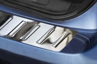 Накладка на бампер с ребрами Opel Astra IV J Sedan (2012-...)