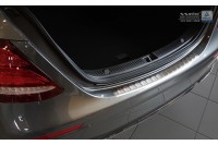 Накладка на бампер с загибом и ребрами Mercedes E W213 Sedan